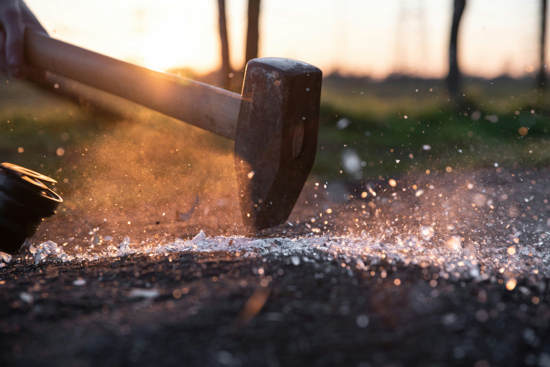[TOOLMENT] The "End-Grip" Secret: Why your arm hurts after hammering a single nail
